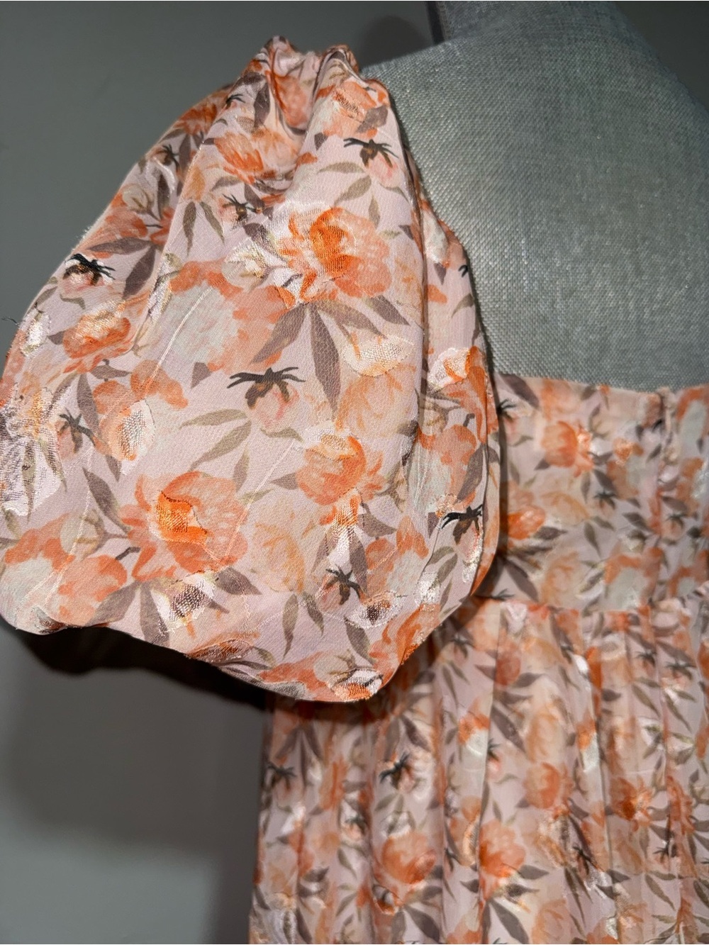 Floral Puff-Sleeve Mini Dress in Peach - Picture 4 of 7